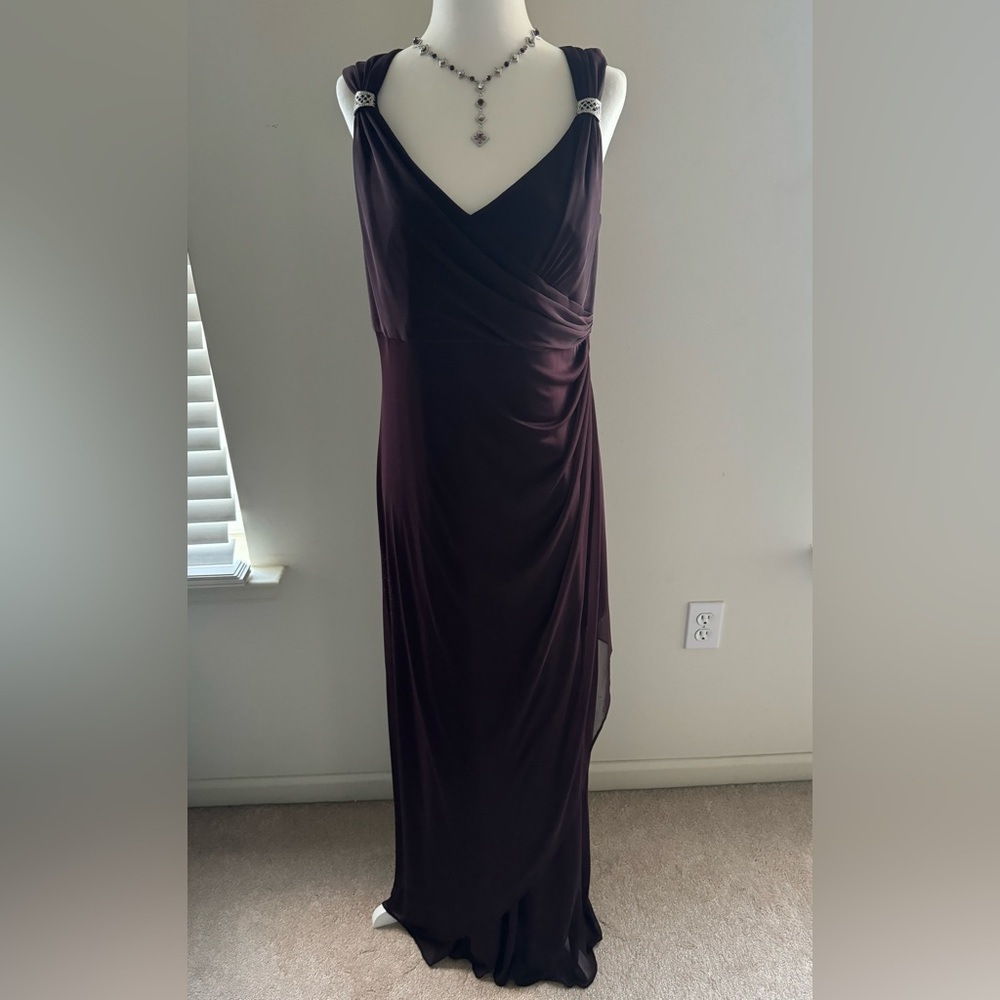Beautiful Alex Evenings Gown - Size 12